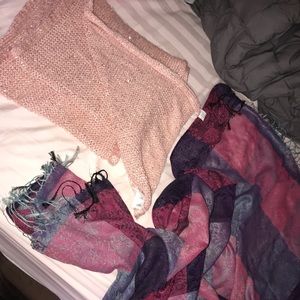 BUNDLE OF SCARFS
